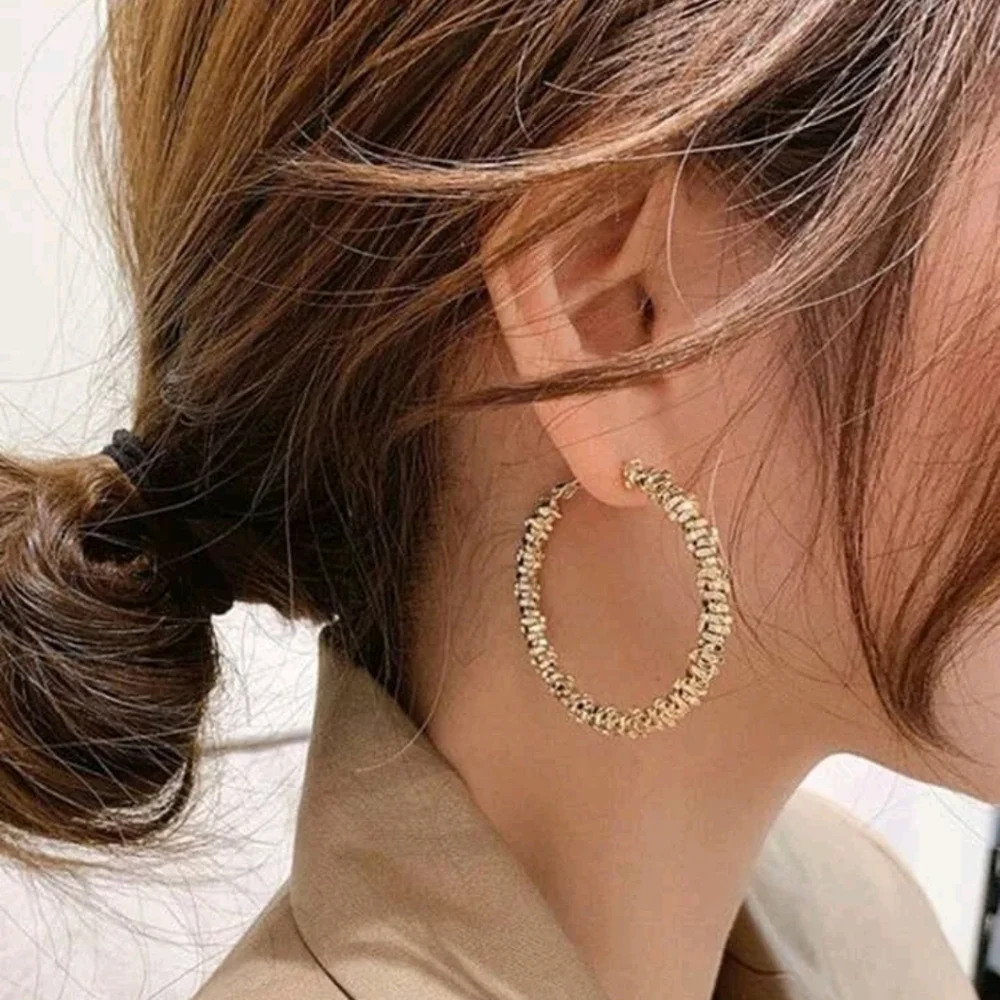 NWT Gold Colored Textured Hoop Earrings - Picture 1 of 5